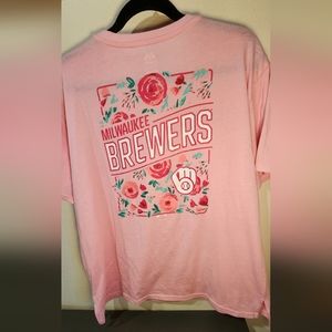NWOT Majestic womens Large Milwaukee Brewers t-shirt with Roses on back.